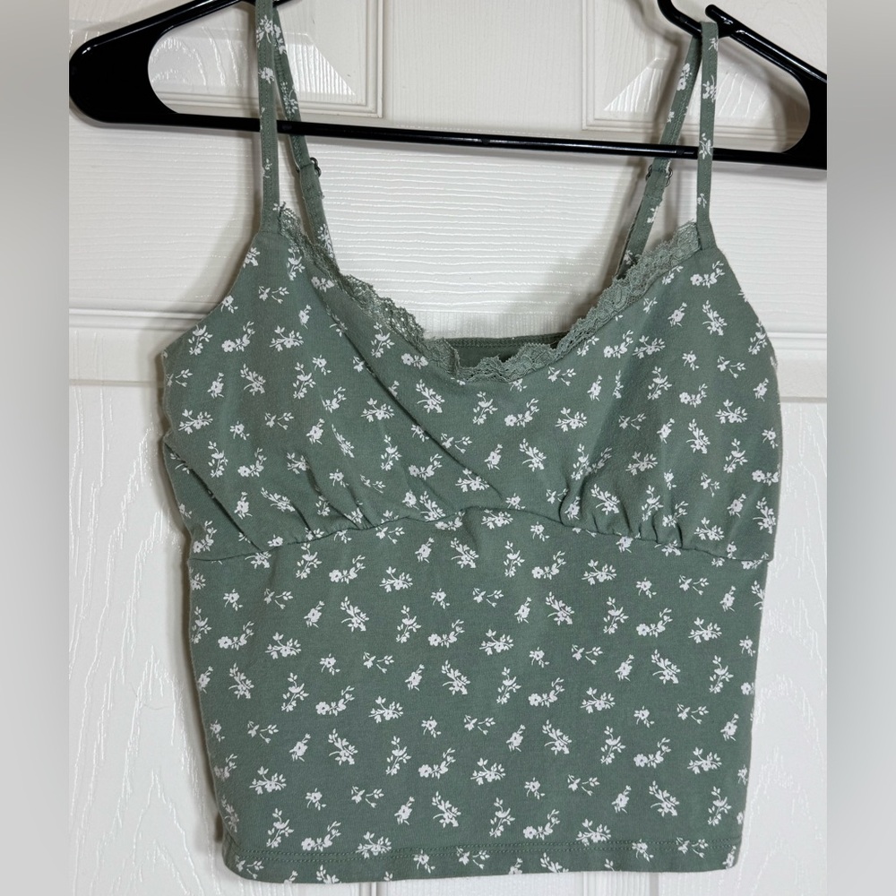 Hollister Green Floral Cami Top M Lace Trim‎ Adjustable Straps Y2K Cottagecore